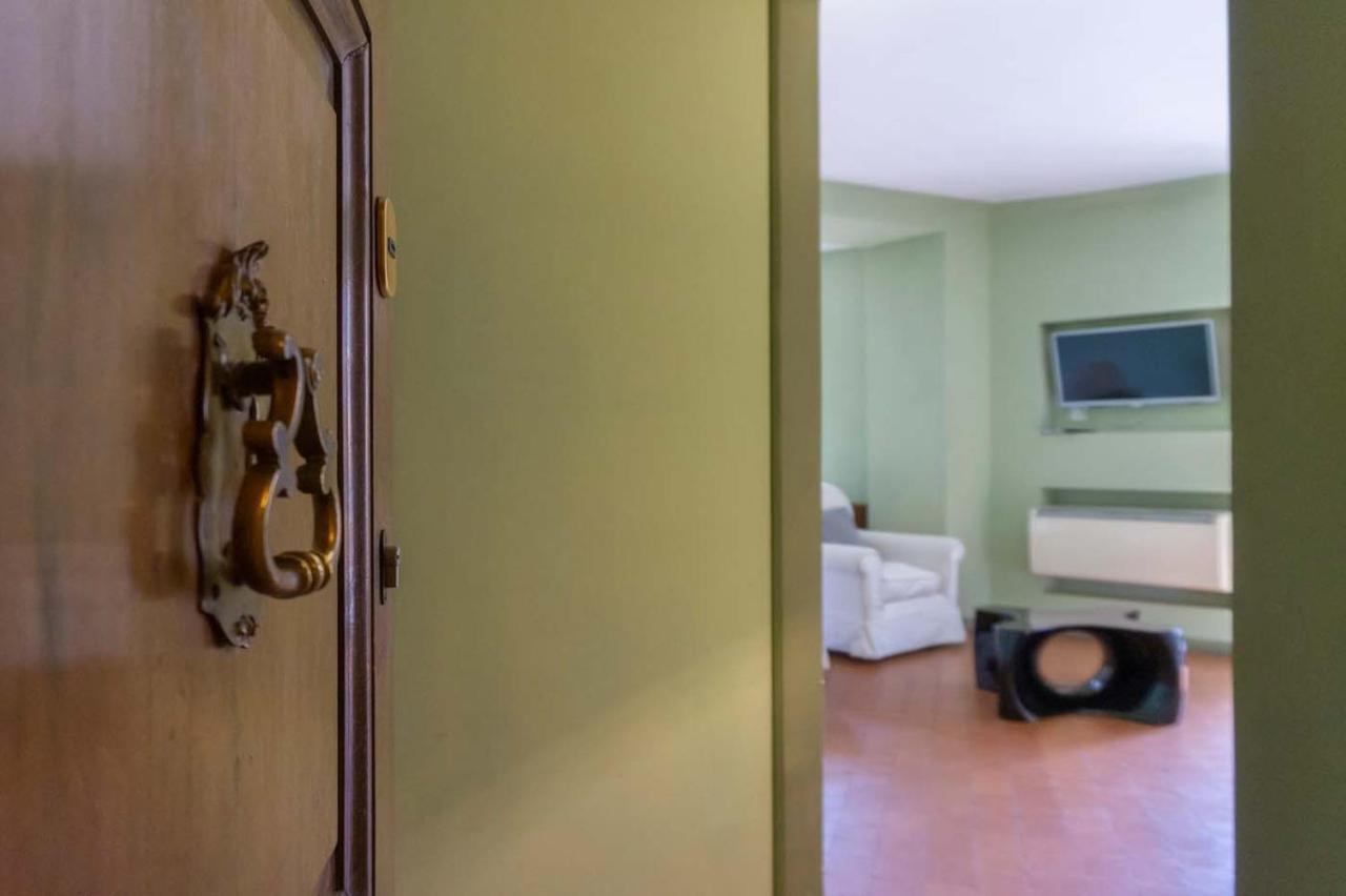Piazza Venezia Charming & Bright Apartment Рим Екстериор снимка