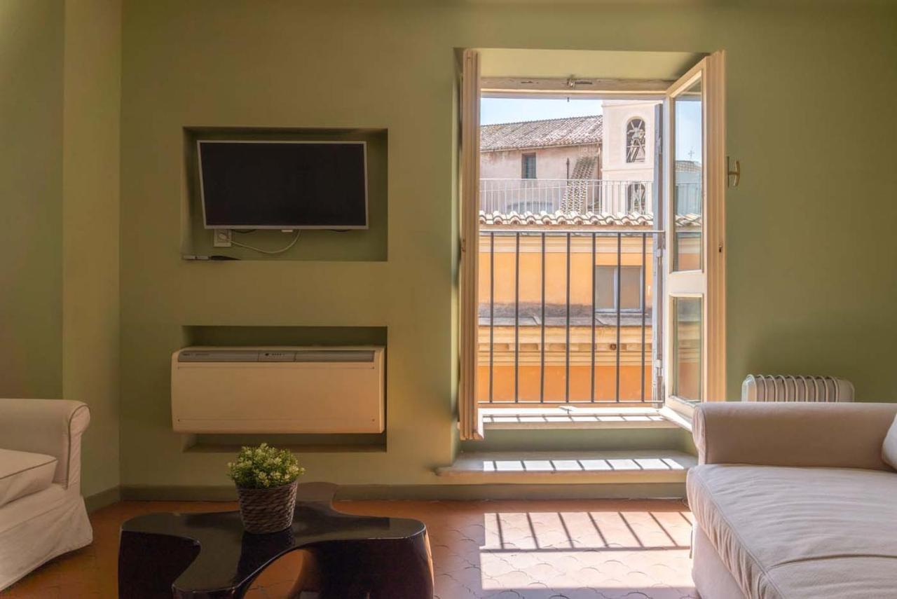 Piazza Venezia Charming & Bright Apartment Рим Екстериор снимка